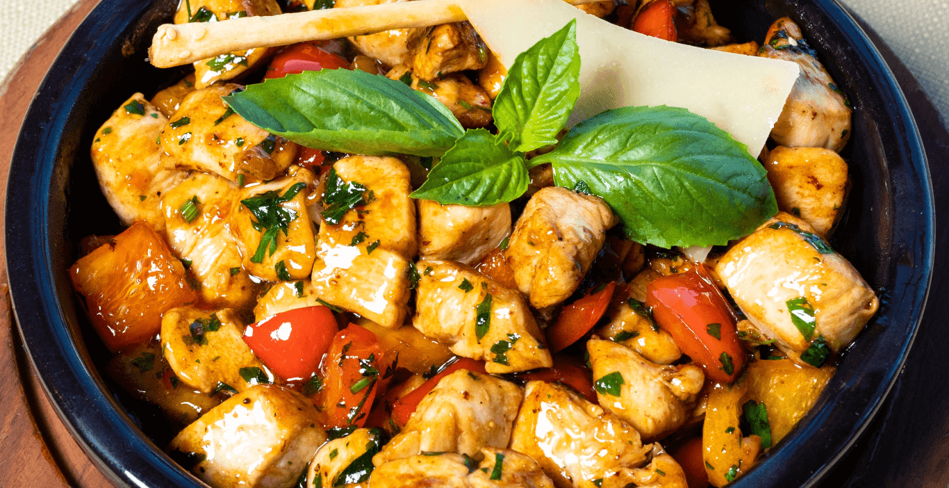 Teriyaki chicken con verduras acompañado de hierbas de olor con pollo Avigrupo