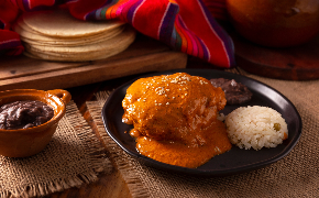 Pollo encacahuatado